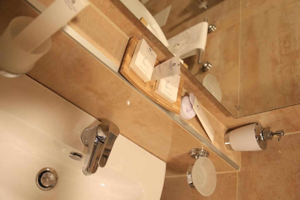 Groane Hotel Residence เชซาโน มาแดร์โน ห้อง รูปภาพ
