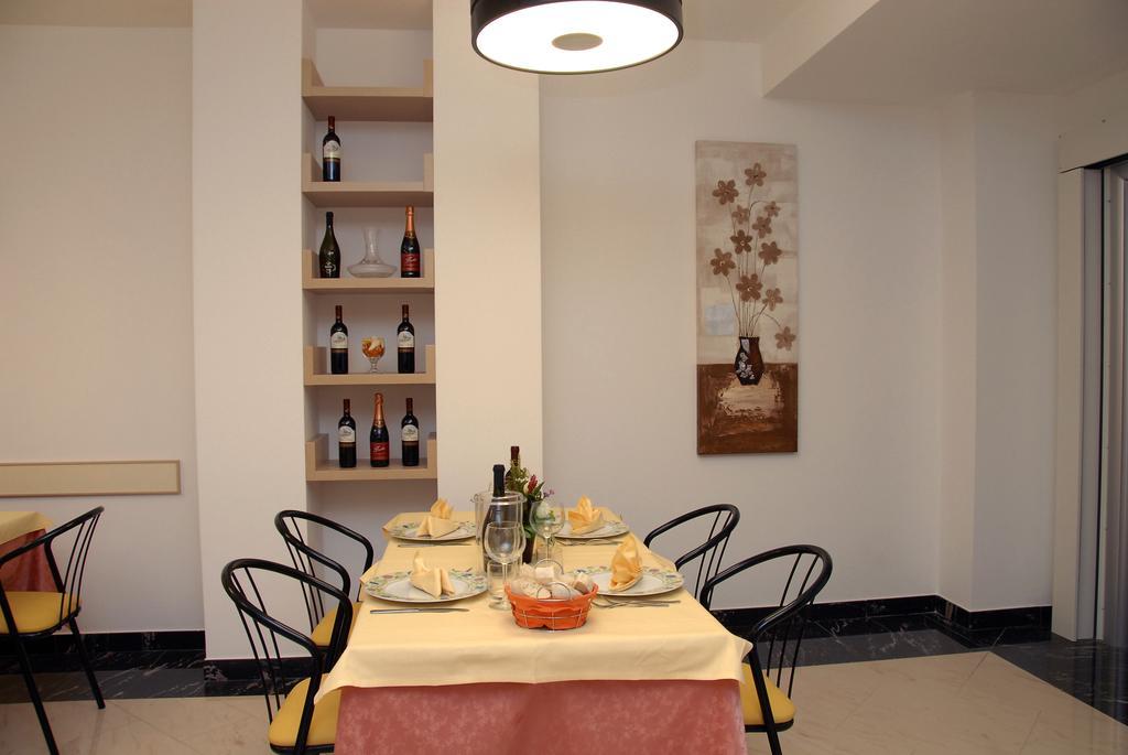 Groane Hotel Residence เชซาโน มาแดร์โน ภายนอก รูปภาพ
