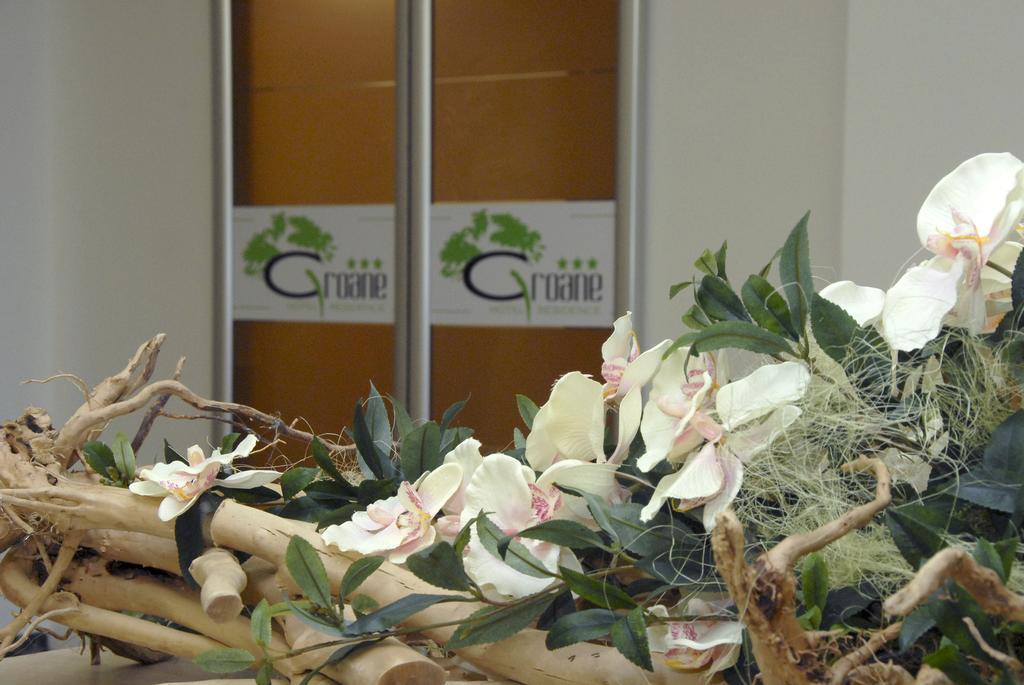 Groane Hotel Residence เชซาโน มาแดร์โน ภายนอก รูปภาพ