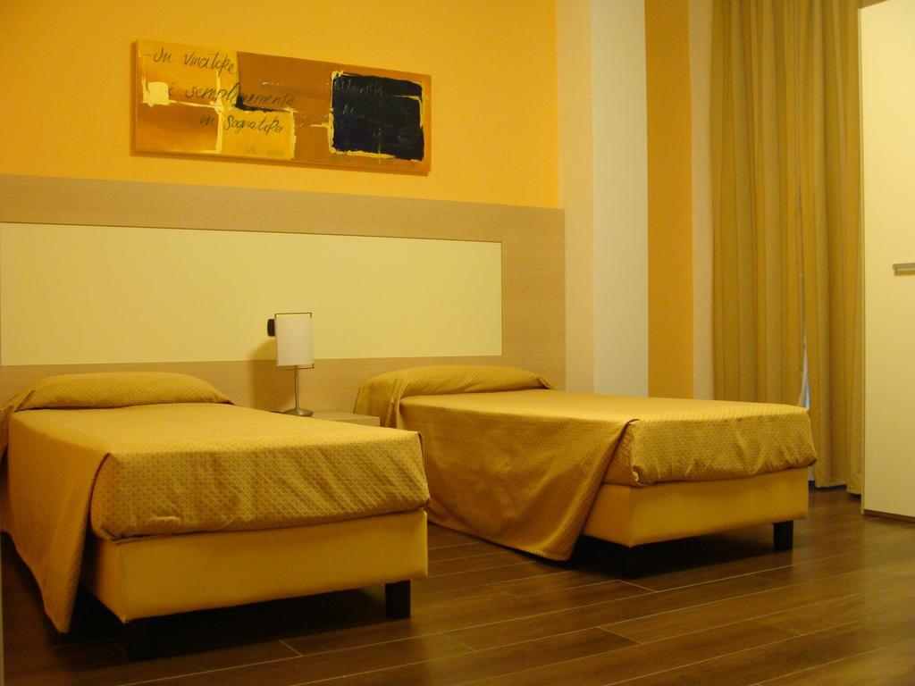 Groane Hotel Residence เชซาโน มาแดร์โน ภายนอก รูปภาพ