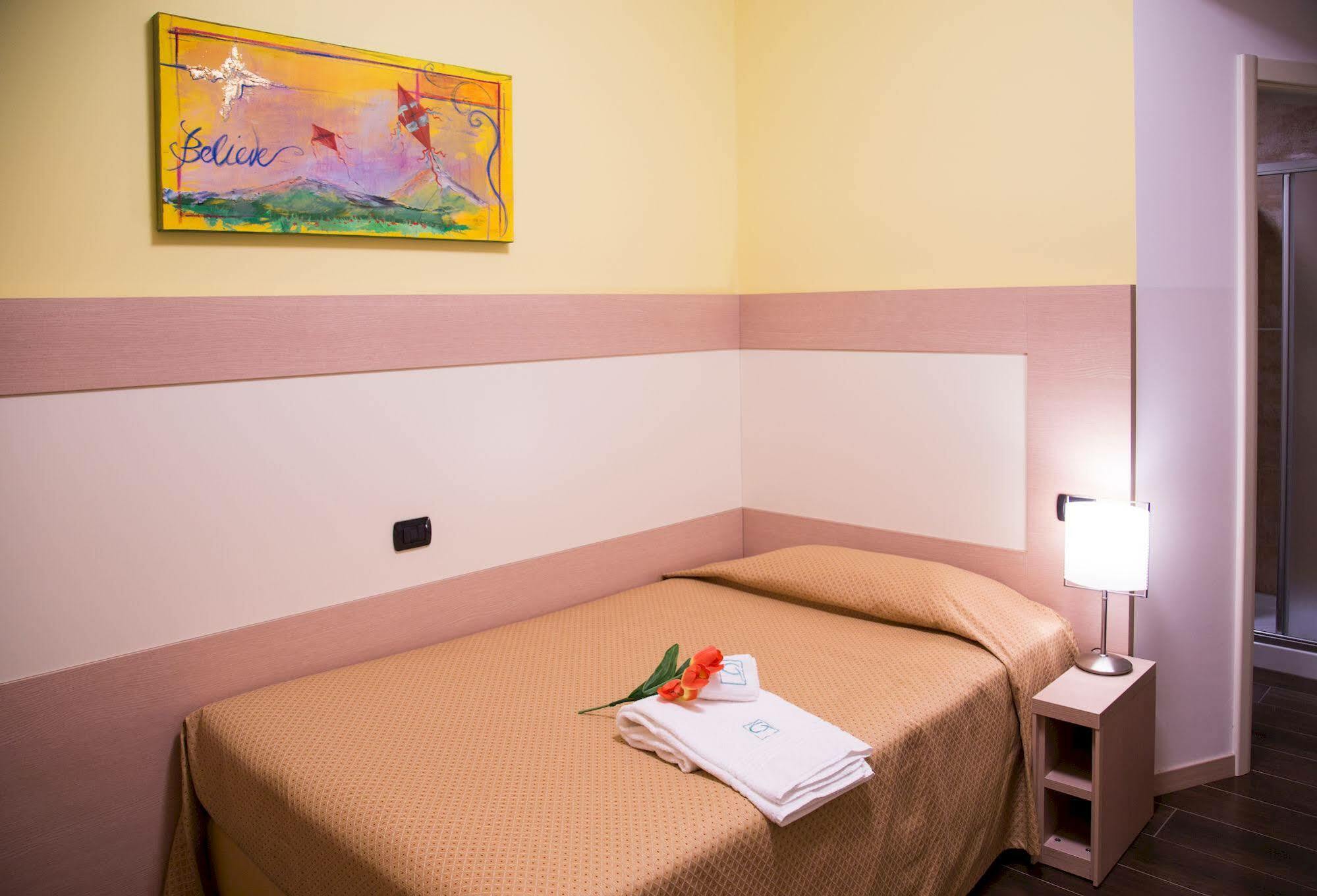 Groane Hotel Residence เชซาโน มาแดร์โน ภายนอก รูปภาพ