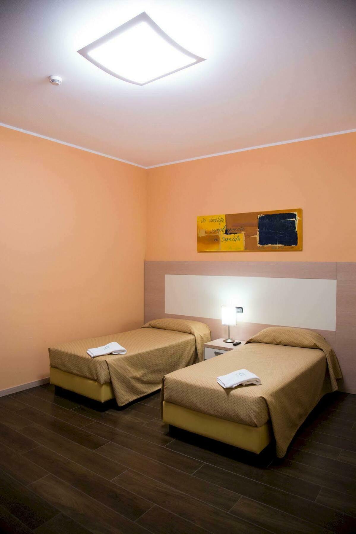 Groane Hotel Residence เชซาโน มาแดร์โน ภายนอก รูปภาพ