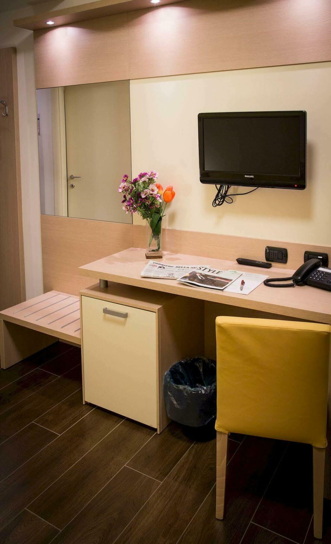 Groane Hotel Residence เชซาโน มาแดร์โน ภายนอก รูปภาพ