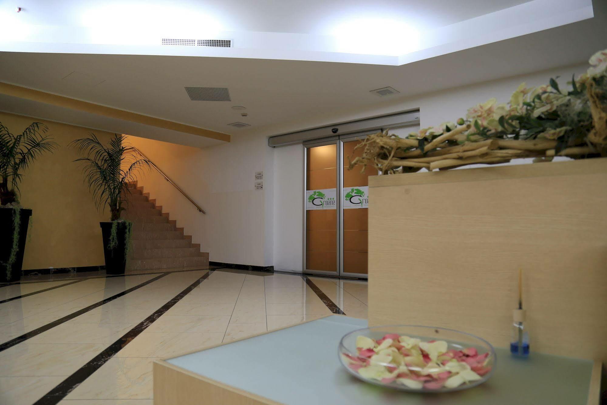 Groane Hotel Residence เชซาโน มาแดร์โน ภายนอก รูปภาพ